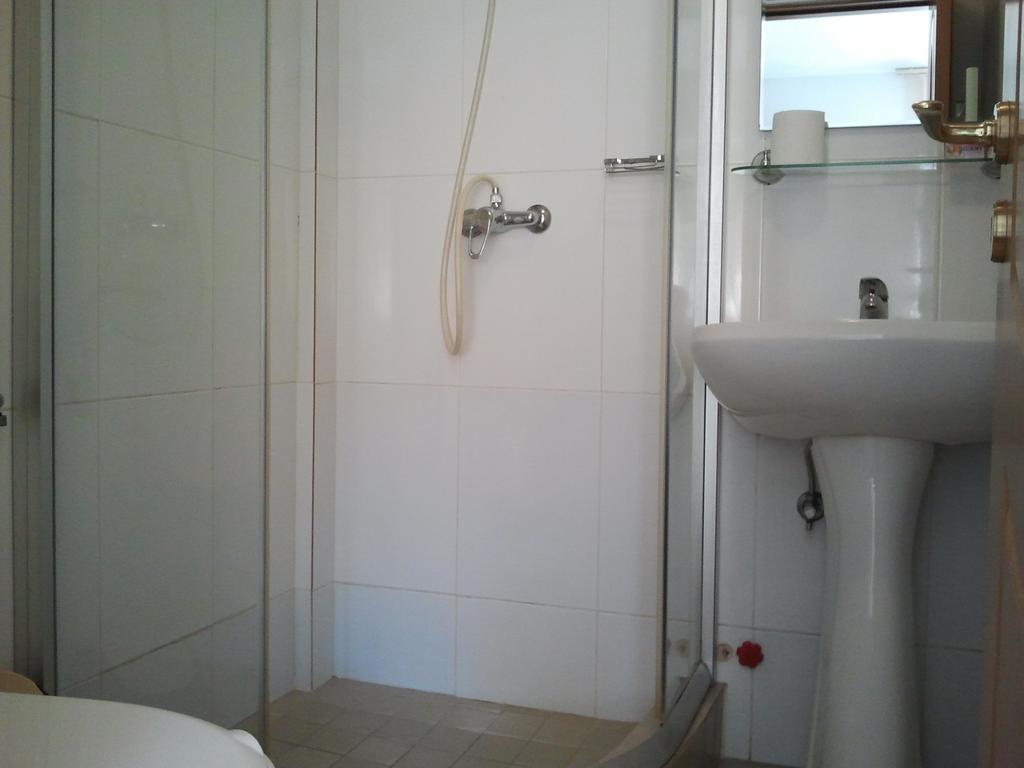 Jr Motel Otopeni Phòng bức ảnh
